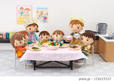 あみぐるみ人形 こども食堂イメージ あみぐるみ人形 こども食堂イメージ 119225527