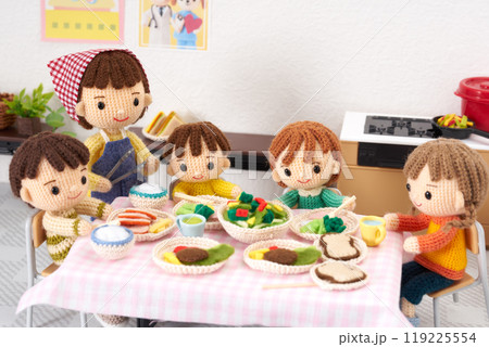 あみぐるみ人形 こども食堂イメージ あみぐるみ人形 こども食堂イメージ 119225554