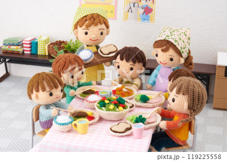 あみぐるみ人形　こども食堂イメージ 119225558