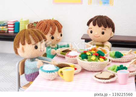 あみぐるみ人形 こども食堂イメージ あみぐるみ人形 こども食堂イメージ 119225560