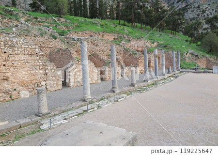 ギリシアの古代遺跡デルフィ遺跡(Delfi in Greece) ギリシアの古代遺跡デルフィ遺跡(Delfi in Greece) 119225647