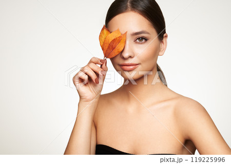 Autumn portrait of beautiful woman with clean fresh skin 119225996