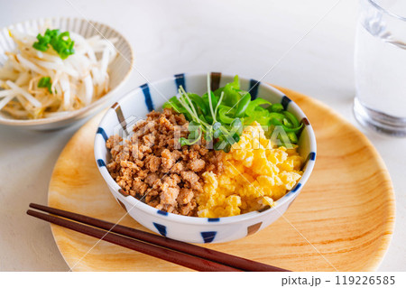 レンジで作るそぼろご飯 119226585