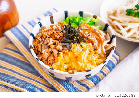 レンジで作るそぼろご飯 119226588