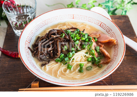 博多豚骨ラーメン 博多豚骨ラーメン 119226986