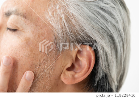 メンズビューティー　白髪　耳　しみ 119229410