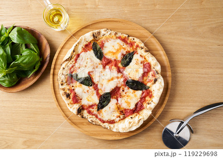 焼きたてのマルゲリータ 焼きたてのマルゲリータ 119229698