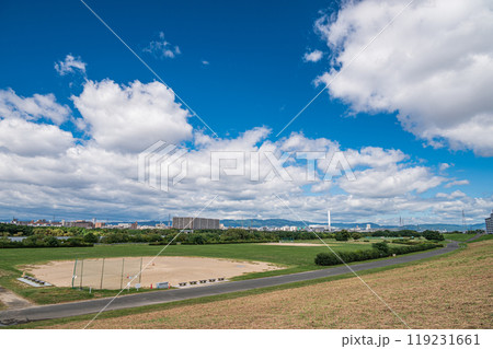 淀川風景　淀川河川公園の野球場　大阪市 119231661