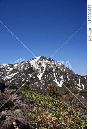 残雪の谷川岳 119231926