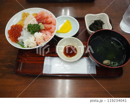 積丹の海鮮丼 積丹の海鮮丼 119234041