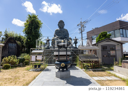 日本で三番目 石切大佛尊像〔石切大仏〕(2024年9月撮影) 日本で三番目 石切大佛尊像〔石切大仏〕(2024年9月撮影) 119234861