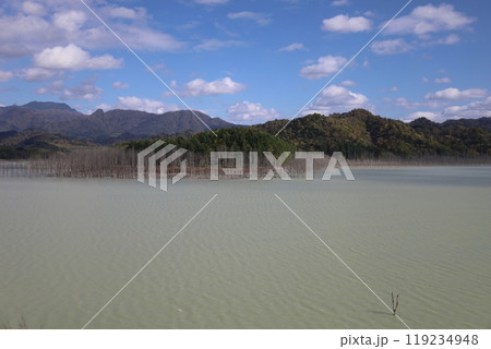 シューパロ湖(北海道)、湖底に沈んだ炭鉱街 シューパロ湖(北海道)、湖底に沈んだ炭鉱街 119234948
