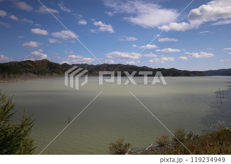 シューパロ湖（北海道）、湖底に沈んだ炭鉱街 119234949