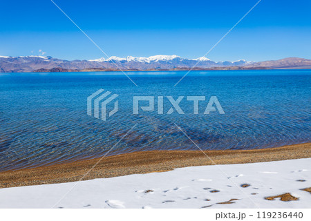 Karakul lake in the Pamir Mountains in Tajikistan 119236440