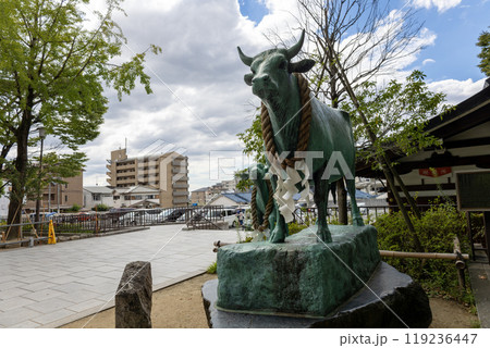 石切劔箭神社の親子蓮牛像(2024年9月撮影) 石切劔箭神社の親子蓮牛像(2024年9月撮影) 119236447