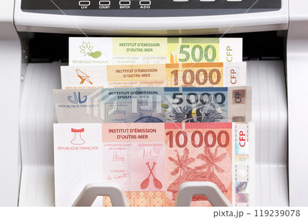 CFP franc in the counting machine 119239078