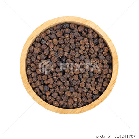black pepper in wooden bowl,top view 119241707