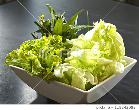Fresh vegetable set in a bowl 119242088