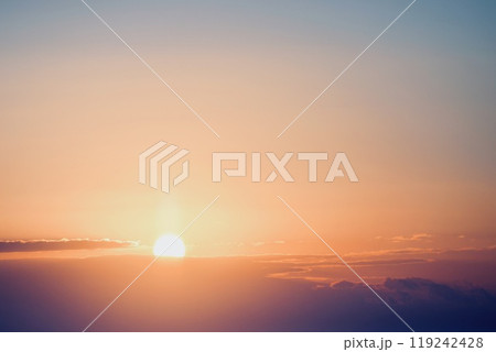 雲からの昇る太陽　　朝日 119242428