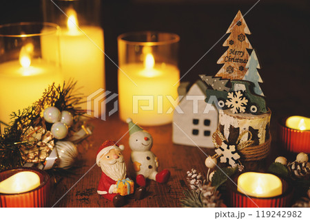 クリスマスイメージ(サンタとスノーマン) クリスマスイメージ(サンタとスノーマン) 119242982