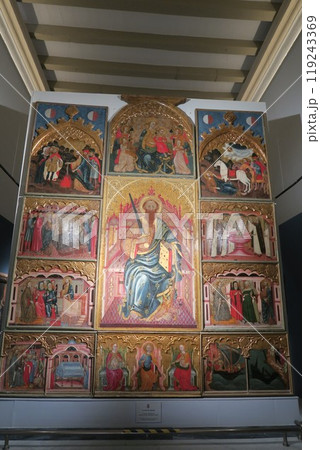 静寂の町・古都イムディーナの大聖堂博物館 119243369