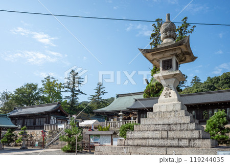 吉備津彦神社安政の大石灯籠 吉備津彦神社安政の大石灯籠 119244035