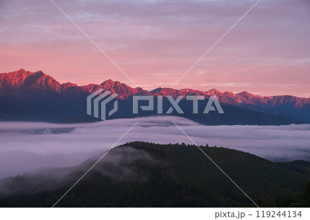 北アルプスのモルゲンロート 北アルプスのモルゲンロート 119244134