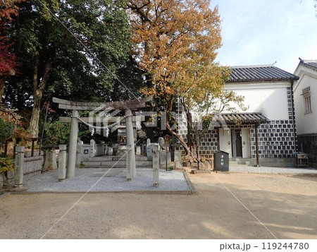 倉敷の総鎮守で、倉敷美観地区の北側にある鶴形山の山頂にあり、磐境、磐座と言う石組が多く残る阿智神社 倉敷の総鎮守で、倉敷美観地区の北側にある鶴形山の山頂にあり、磐境、磐座と言う石組が多く残る阿智神社 119244780