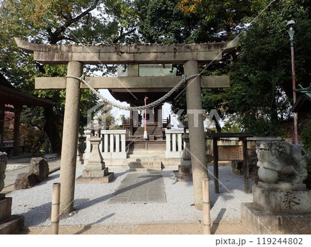 倉敷の総鎮守で、倉敷美観地区の北側にある鶴形山の山頂にあり、磐境、磐座と言う石組が多く残る阿智神社 119244802