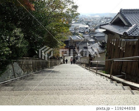 倉敷の総鎮守で、倉敷美観地区の北側にある鶴形山の山頂にあり、磐境、磐座と言う石組が多く残る阿智神社 倉敷の総鎮守で、倉敷美観地区の北側にある鶴形山の山頂にあり、磐境、磐座と言う石組が多く残る阿智神社 119244838