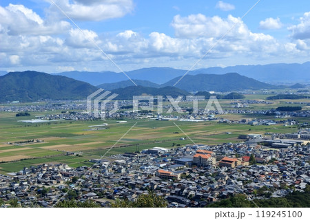 滋賀県八幡山から見る近江八幡市街地の景色 119245100