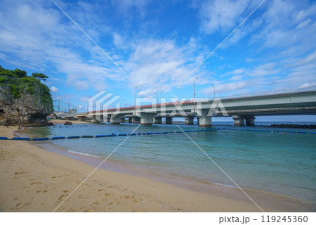 沖縄の波の上ビーチ 沖縄の波の上ビーチ 119245360