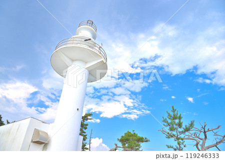 東北・気仙沼大島・龍舞崎・先端のランドマーク、陸前大島灯台(3) 119246333