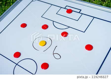 サッカーの6番 119246827