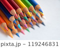 カラフルな色鉛筆 119246831