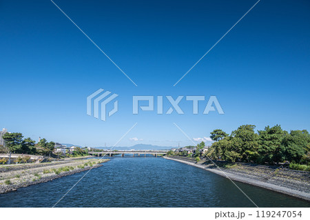 朝霧橋から宇治橋方面の宇治川風景 朝霧橋から宇治橋方面の宇治川風景 119247054