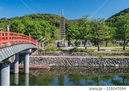 宇治公園塔の島 十三重石塔 京都府宇治市 宇治公園塔の島 十三重石塔 京都府宇治市 119247094