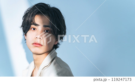 男性ポートレート ジェンダーレスメイク メンズコスメ スキンケア 男性ポートレート ジェンダーレスメイク メンズコスメ スキンケア 119247173