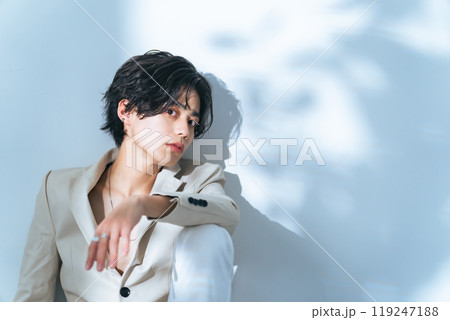 男性ポートレート ジェンダーレスメイク メンズコスメ 男性ポートレート ジェンダーレスメイク メンズコスメ 119247188