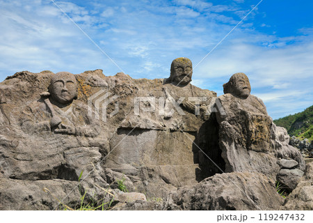 山形県　吹浦海禅寺　十六羅漢岩 119247432