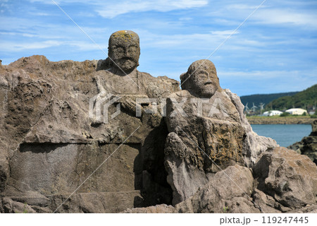 山形県　吹浦海禅寺　十六羅漢岩 119247445