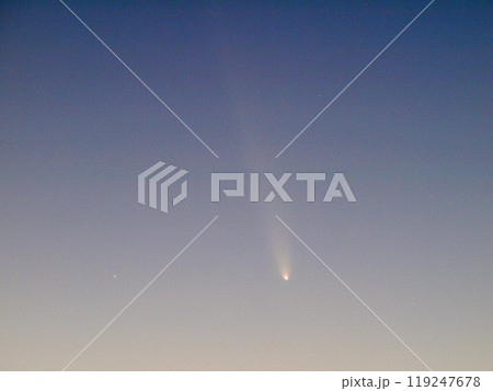 夕空に浮かぶ紫金山アトラス彗星 夕空に浮かぶ紫金山アトラス彗星 119247678