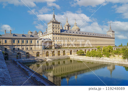 South facade of the Royal Monastery of San Lorenzo del Escorial 119248089
