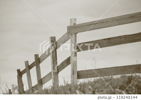 牧場の外柵 119248144