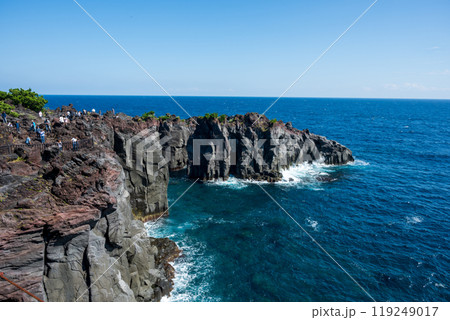 日本の静岡県伊東市の城ヶ崎海岸の美しい風景 119249017