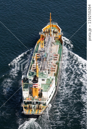 来島海峡を抜け斎灘に向かうケミカルタンカー 来島海峡を抜け斎灘に向かうケミカルタンカー 119250264