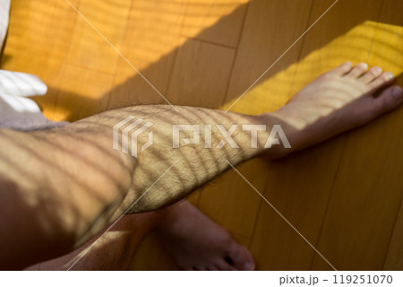 40代男性のすね毛 119251070