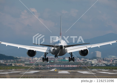 飛行機 航空機 ひこうき 119251096