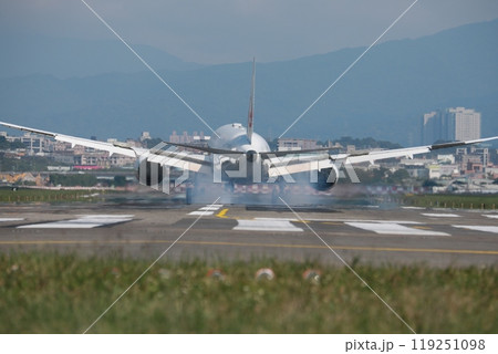 飛行機 航空機 ひこうき 119251098