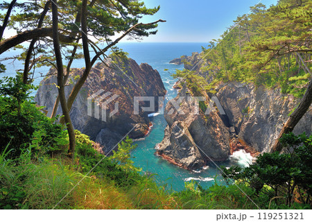 東北・碁石海岸・雷岩乱曝谷展望台から雷岩、乱曝谷を眺めるイメージ・岩手県大船渡市(8) 東北・碁石海岸・雷岩乱曝谷展望台から雷岩、乱曝谷を眺めるイメージ・岩手県大船渡市(8) 119251321